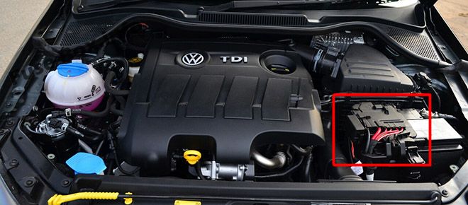 Die Position der Sicherungen im Motorraum: Volkswagen Polo (2009-2017)