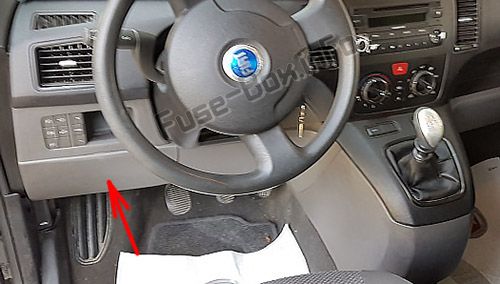 The location of the fuses in the passenger compartment: Fiat Idea (2003-2012)