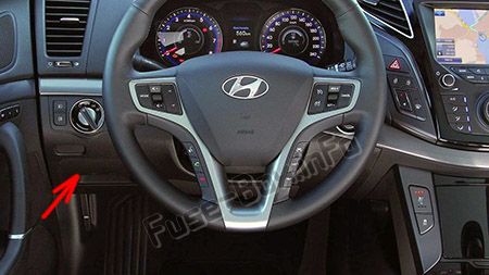 La posizione dei fusibili nell'abitacolo (LHD): Hyundai i40 (2012-2016)