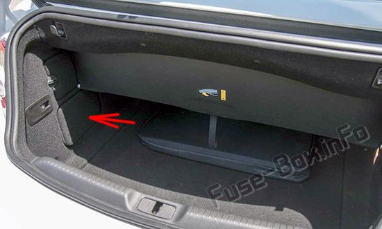 The location of the fuses in the trunk: Opel/Vauxhall Cascada (2014-2018-...)