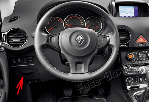 The location of the fuses in the passenger compartment: Renault Koleos I (2007-2015)