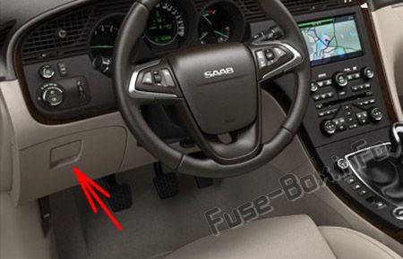 The location of the fuses in the passenger compartment: Saab 9-5 (2010, 2011, 2012)