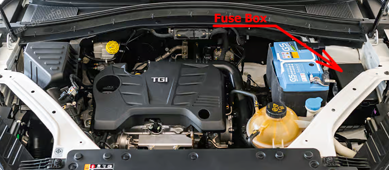 Location of the fuses in the engine compartment: MG HS (2019-2023)