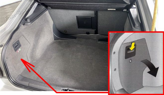 Location of the fuses in the trunk: Holden Vectra (2002-2005)